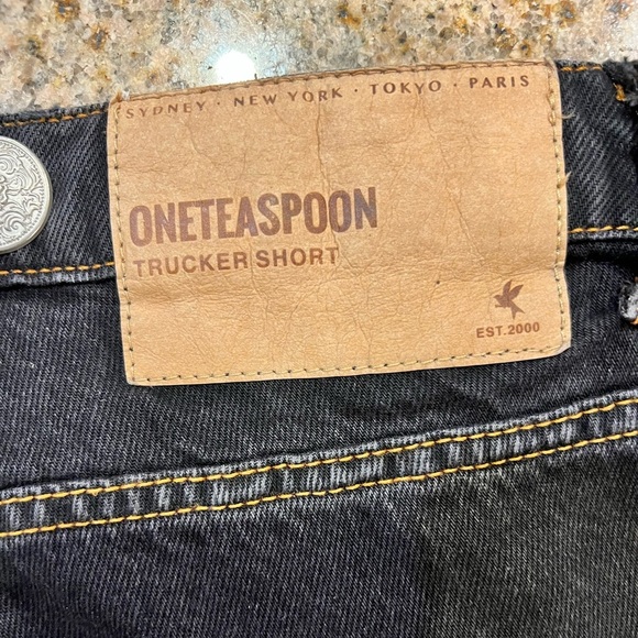 One Teaspoon Truckers Mid Waist Long-Length Relaxed Denim Shorts - Black, Size 4 - Picture 10 of 12